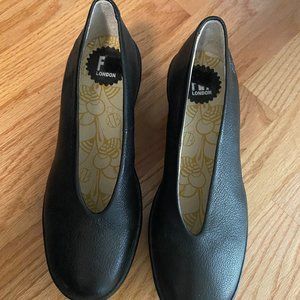 Cute Fly London  Yaz wedges.